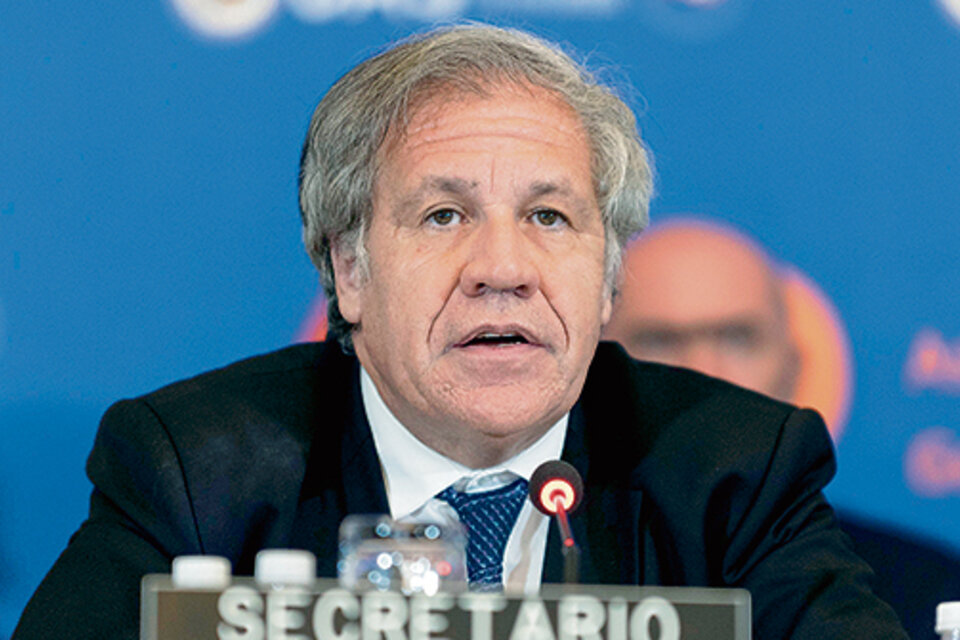 Almagro, candidato a ser reelegido en la OEA, fue echado por el Frente Amplio.