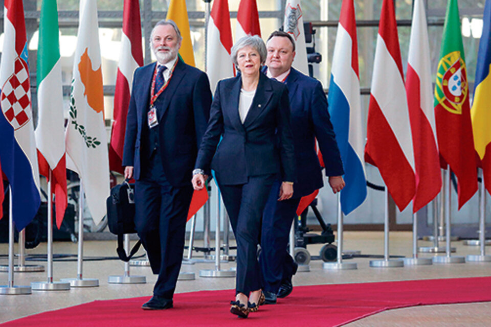 Theresa May llega a Bruselas para asistir a la cumbre de la Unión Europea. (Fuente: AFP)