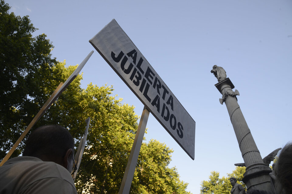 Los productos y servicios que usan los jubilados aumentaron más, y eso produce mayor deterioro. (Fuente: Andres Macera)