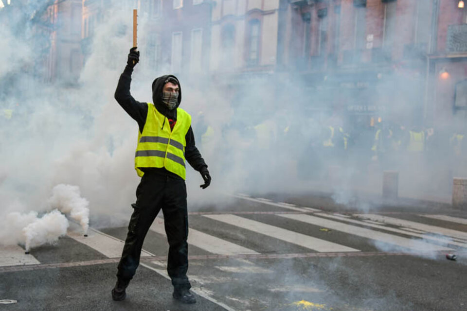 Un chaleco amarillo en la marcha de hoy en Toulouse. (Fuente: AFP)