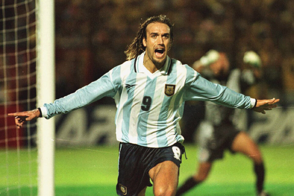 Un Goleador Implacable | Batistuta Cumplirá 50 Años | Página12