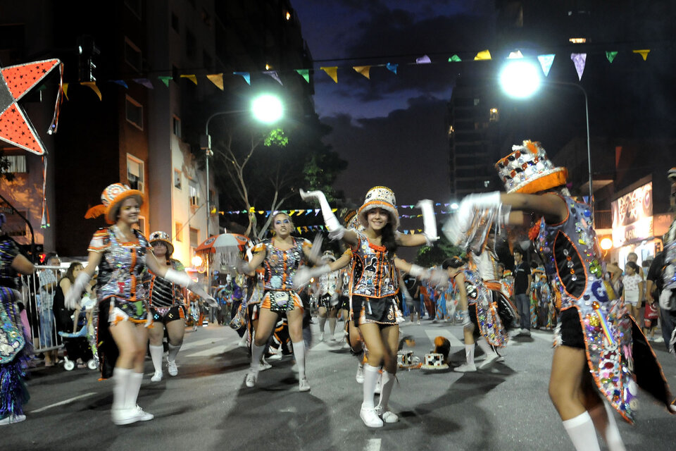 Hay una notoria falta de publicidad oficial del Carnaval: el único spot que circula es el de la Agrupación Murgas. (Fuente: Noticias Argentinas)