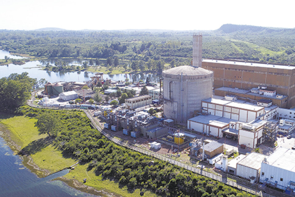 La central nuclear Embalse tiene una potencia de 648 MWe.