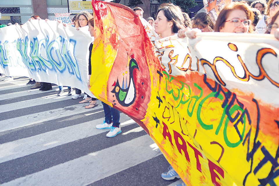 En diciembre, la comunidad de la “Cera 1” cortó Rivadavia y Bulnes contra la mudanza. (Fuente: Sandra Cartasso)