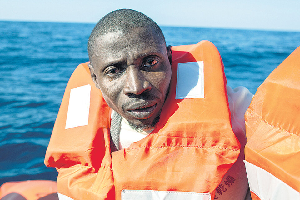 Dos hombres rescatados en las últimas horas; 170 personas desaparecieron en el mar. (Fuente: AFP)