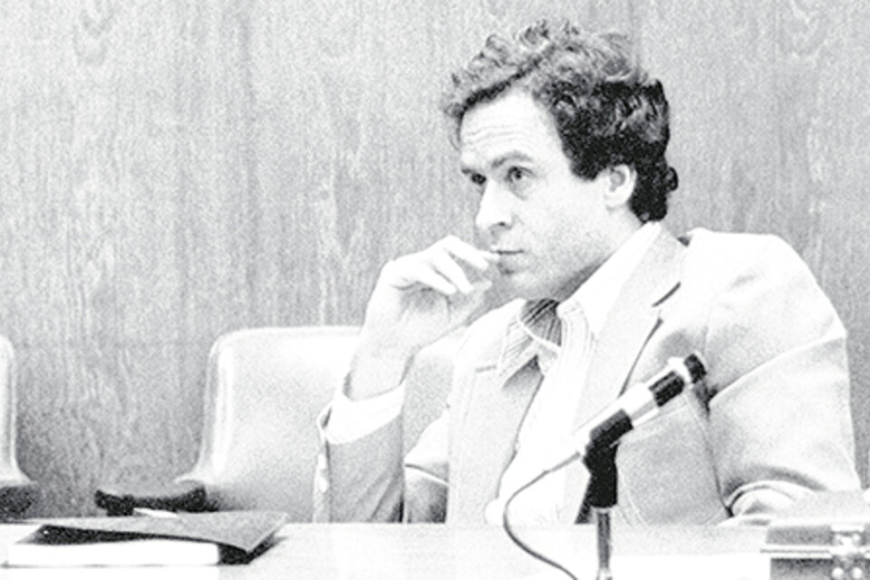 El juicio de Ted Bundy en el que lo condenaron a muerte fue el primero transmitido en vivo.