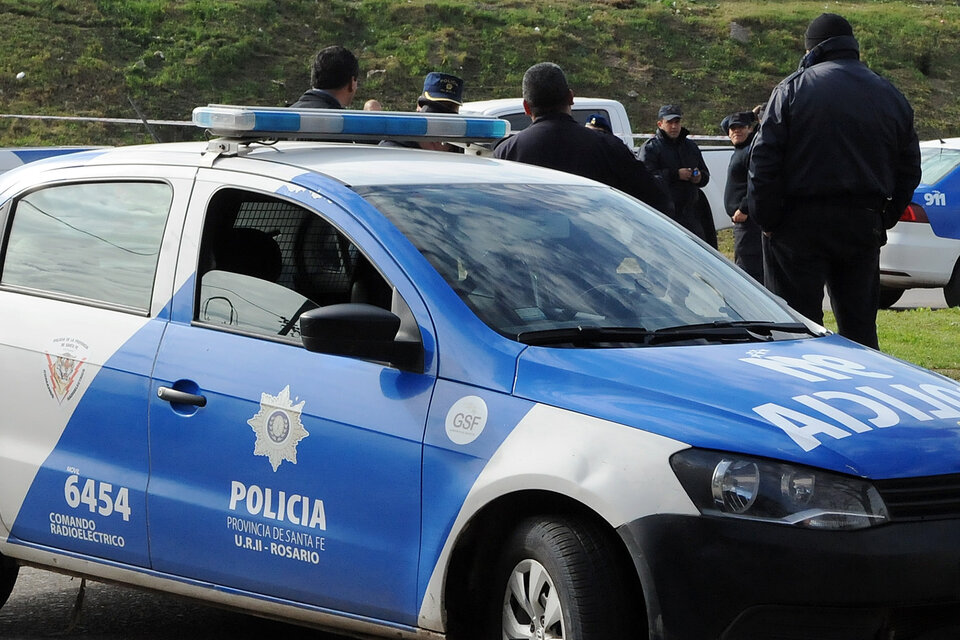 Los policías fueron al lugar por un alerta de robo. (Fuente: Archivo Rosario 12)