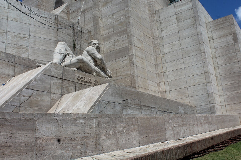 El deterioro del Monumento fue señalado por Javkin.