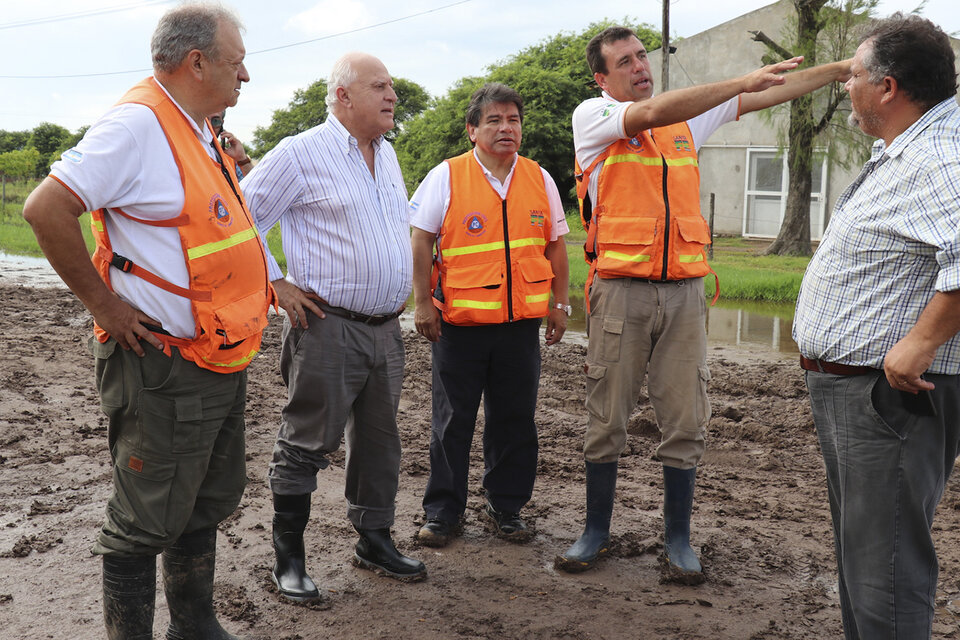 "Se tomaron las medidas de emergencia para asistir a las familias damnificadas", dijo Lifschitz.