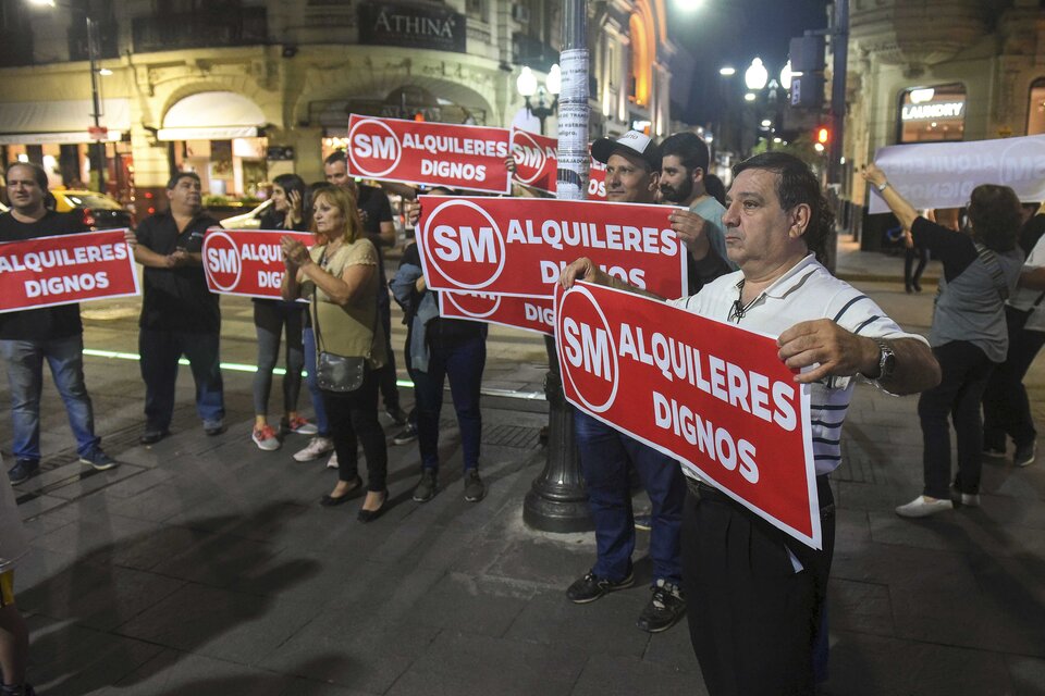 La comunidad de inquilinos perdió ante el lobby de inmobiliarias la chance de tener la Ley de alquileres. (Fuente: Télam)