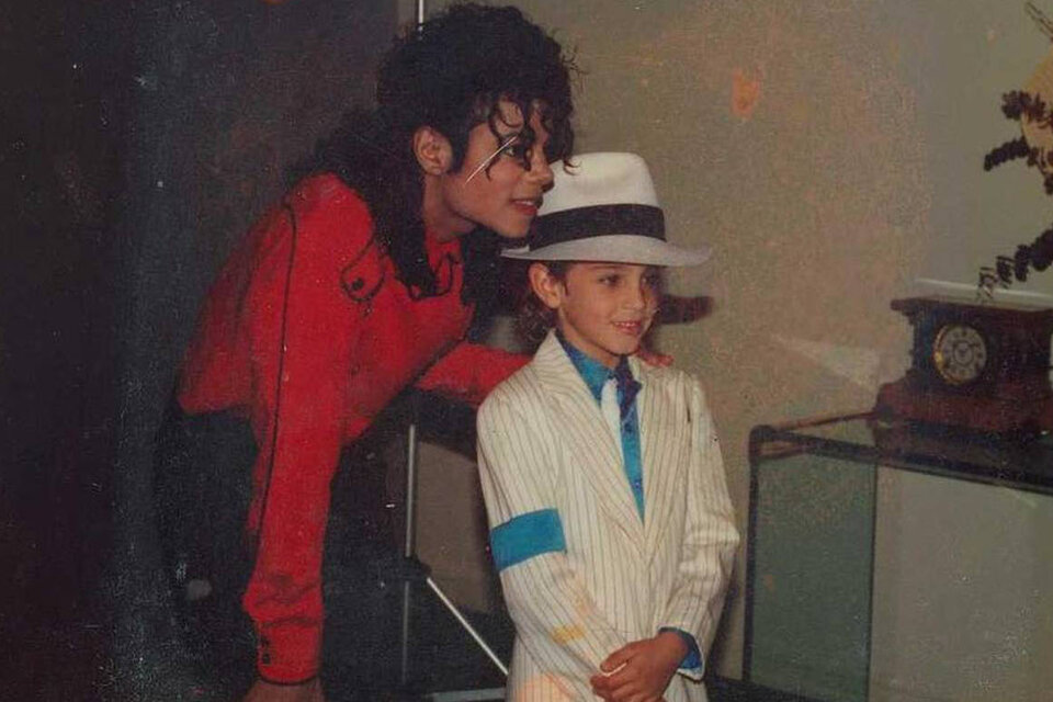 “Michael Jackson tuvo sexo con niños”