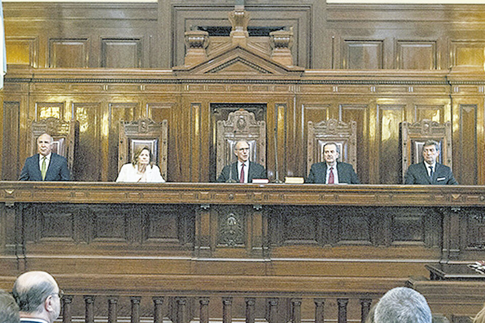 La agenda de la Corte Suprema incluye causas que preocupan al Gobierno. (Fuente: NA)