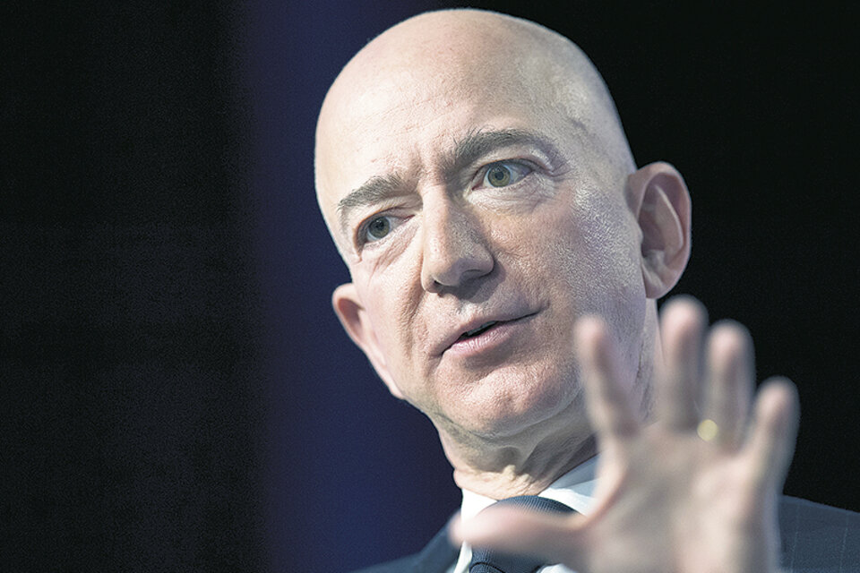 Bezos arremetió contra Pecker denunciando que fue extorsionado para abandonar su investigación. (Fuente: AFP)