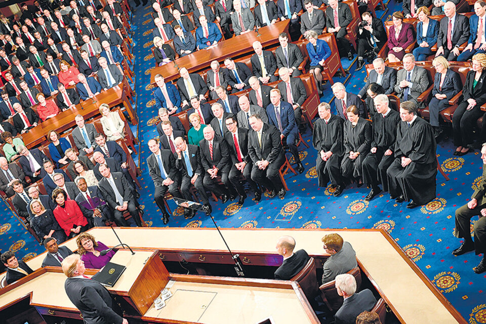 El presidente estadounidense habla delante de los congresistas en el Capitolio de Washington. (Fuente: AFP)