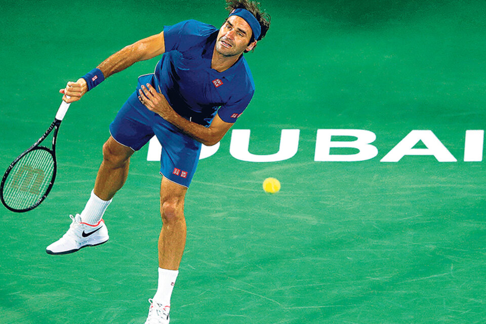 Tres sets necesitó Federer para dar cuenta de Kohlschreiber en su presentación en Dubai. (Fuente: EFE)