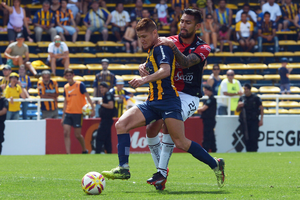 El Colorado Gil vuelve al medio campo canaya.