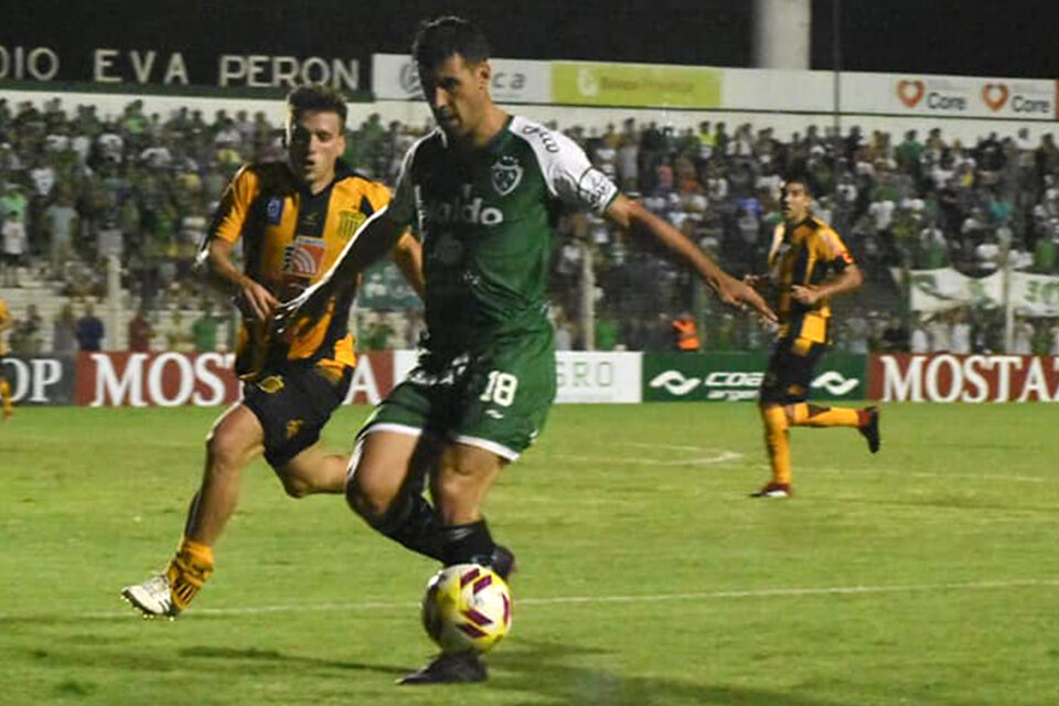 Sarmiento de Junín, único líder de la Primera B Nacional