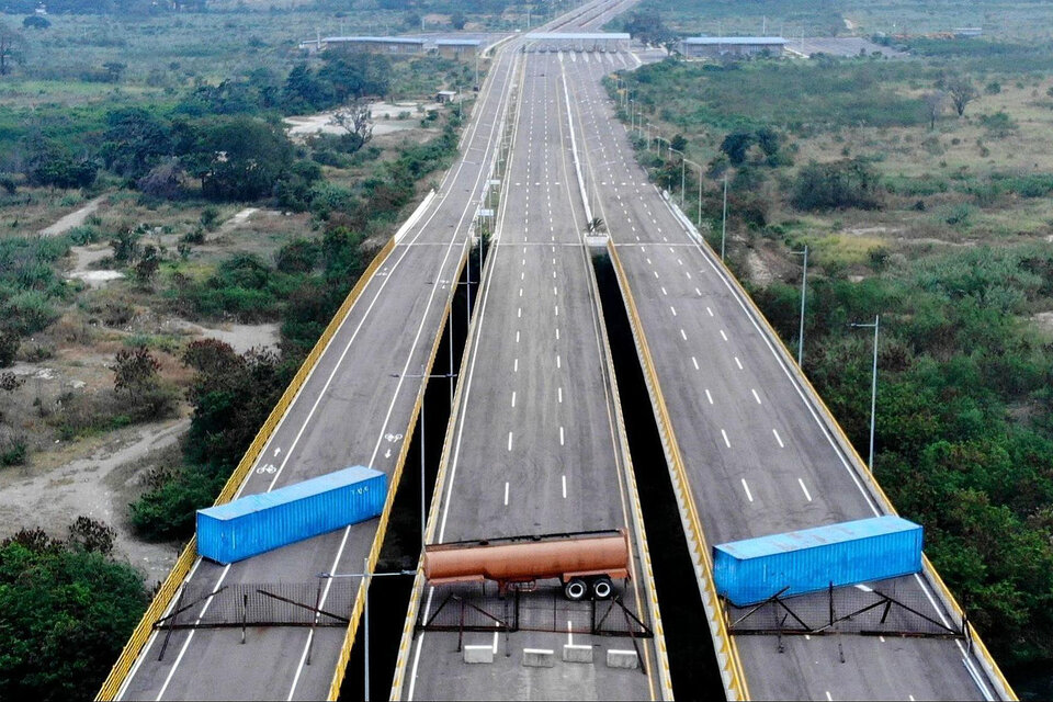 El puente Las Tienditas está cerrado porque Colombia nunca construyó las instalaciones aduaneras. (Fuente: AFP)