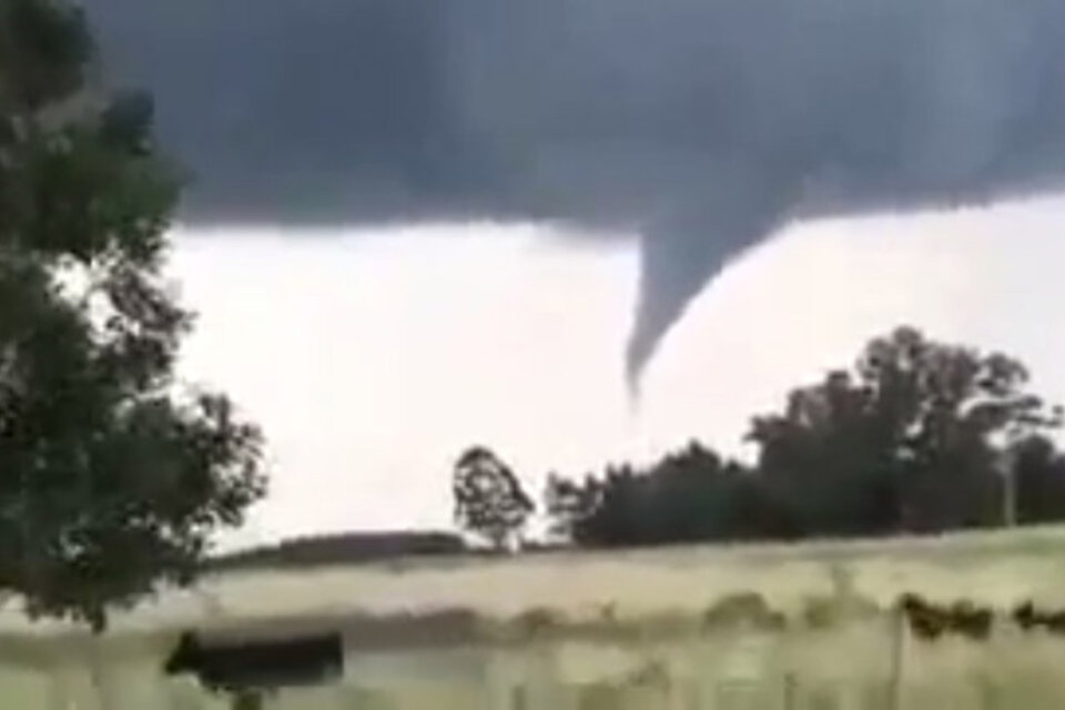 Al parecer, el tornado de Punta Indio no tocó tierra. (Fuente: Captura de pantalla)
