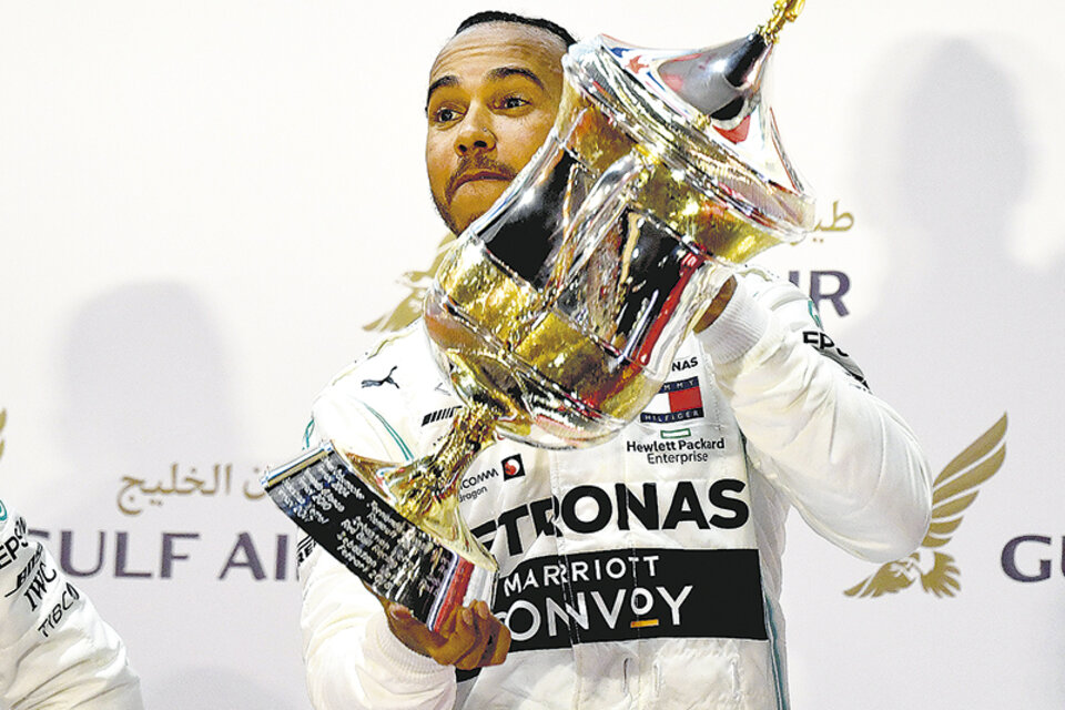 Hamilton (Mercedes) festejó en Bahrein.