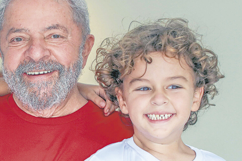 Lula llora la muerte de su nieto Arthur