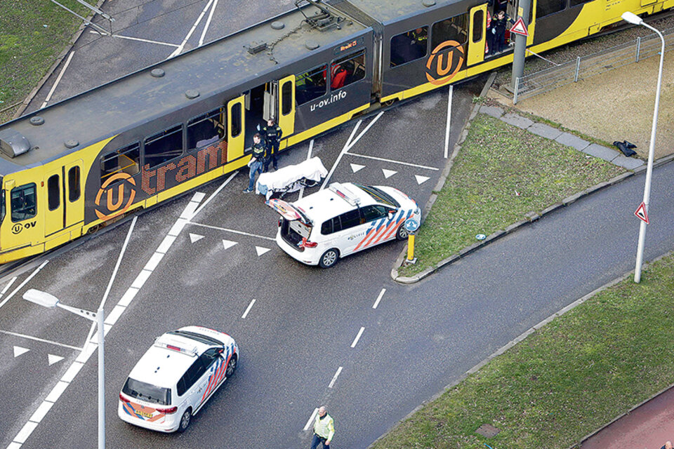 Las autoridades sólo hablaron de un atacante en el tranvía. (Fuente: AFP)