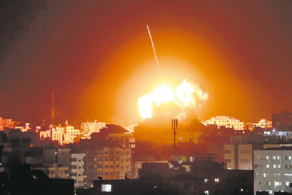 Tras el ataque con cohete, Israel llevó a cabo al menos diez ataques aéreos contra Gaza. (Fuente: AFP)