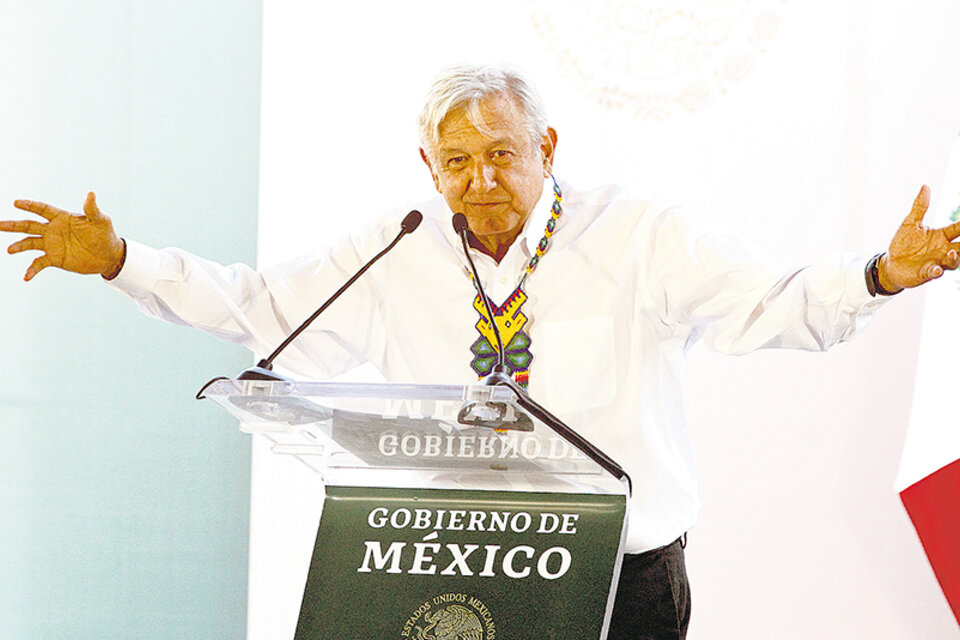 “No fui militante del partido comunista PSUM-PCM, pero sí apoyaba a luchadores sociales”, dijo López Obrador.
