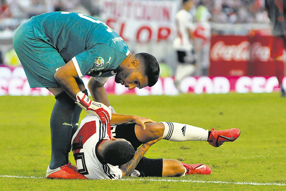 La gravedad de la lesión de Quinteros se confirmó horas después del clásico con Independiente. (Fuente: Julio Martín Mancini)