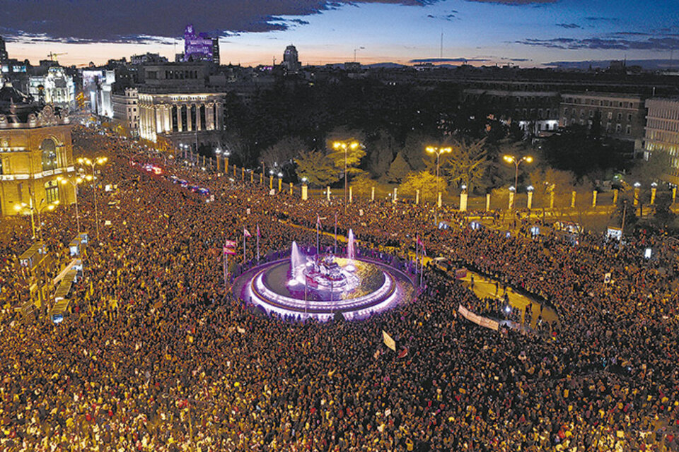En Madrid, el 8M se congregaron 350 mil personas, prácticamente el doble que el año pasado. (Fuente: EFE)