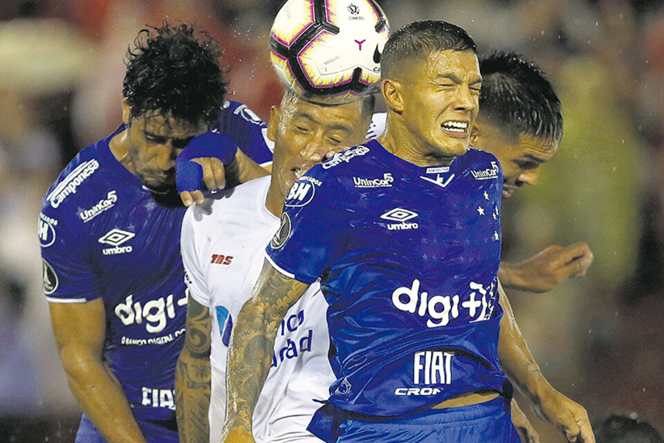 Huracán-Cruzeiro, el partido que disparó la polémica.