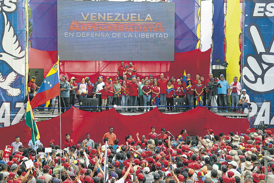 Diosdado Cabello habla durante un acto de apoyo al gobierno venezolano, ayer, en Caracas. (Fuente: EFE)