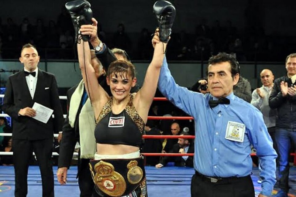 Marcela "La Tigresa" Acuña, la primera boxeadora profesional de la Argentina.