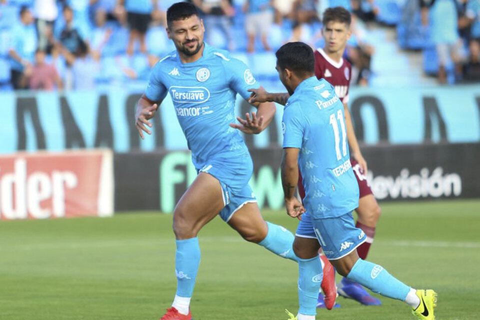 El descendido Belgrano dio la nota al imponerse a Lanús en la Copa de la Superliga.