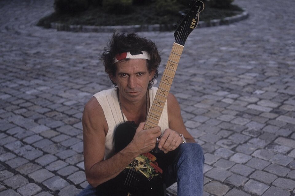 Keith Richards celebra la reedición de Talk is Cheap, 30 años después, con una serie de charlas en YouTube.