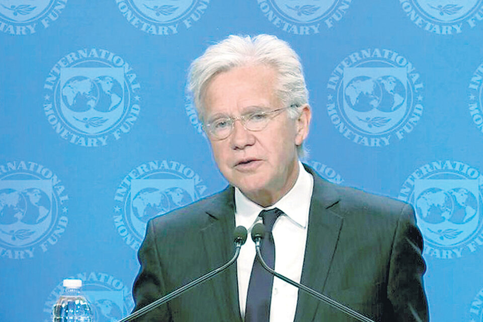 El FMI apoya lo que criticaba