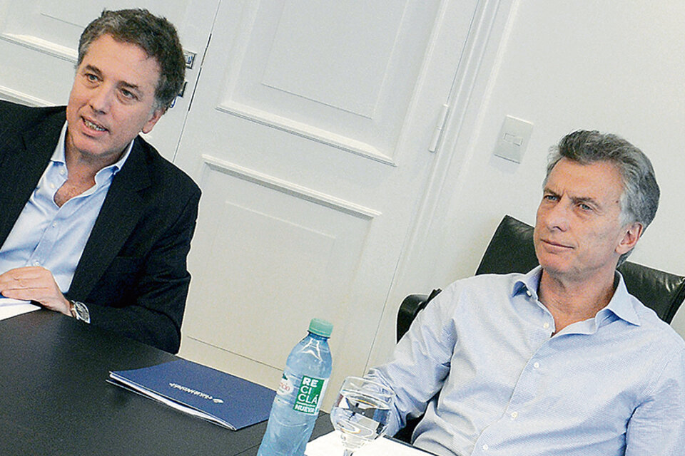 El presidente Mauricio Macri y su ministro de Hacienda Nicolás Dujovne. (Fuente: NA)