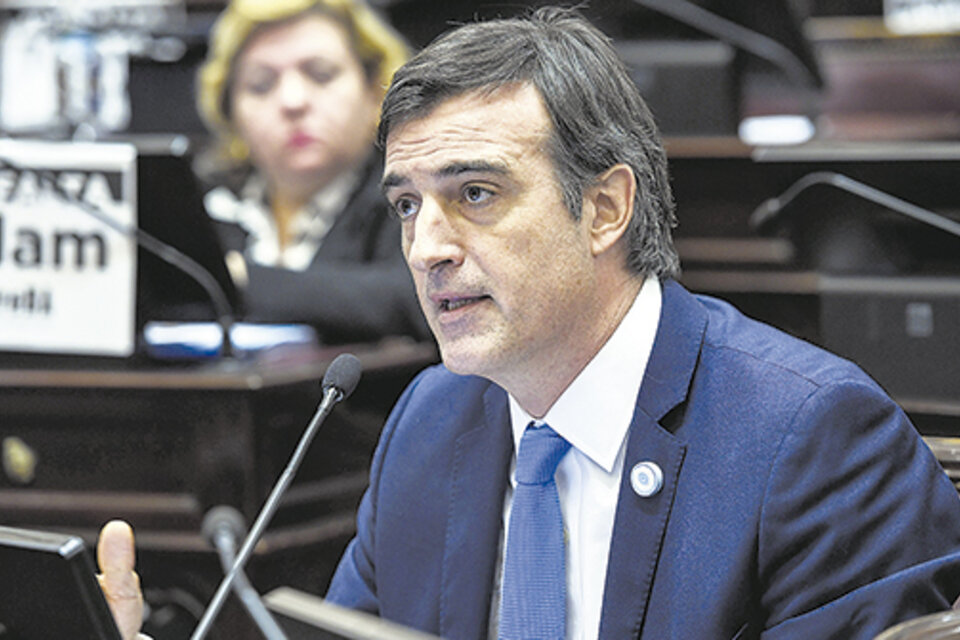 El ex ministro Esteban Bullrich presentó la propuesta.