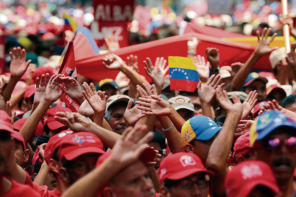 Simpatizantes del gobierno de Maduro apoyaron la salida de Venezuela de la OEA. (Fuente: EFE)