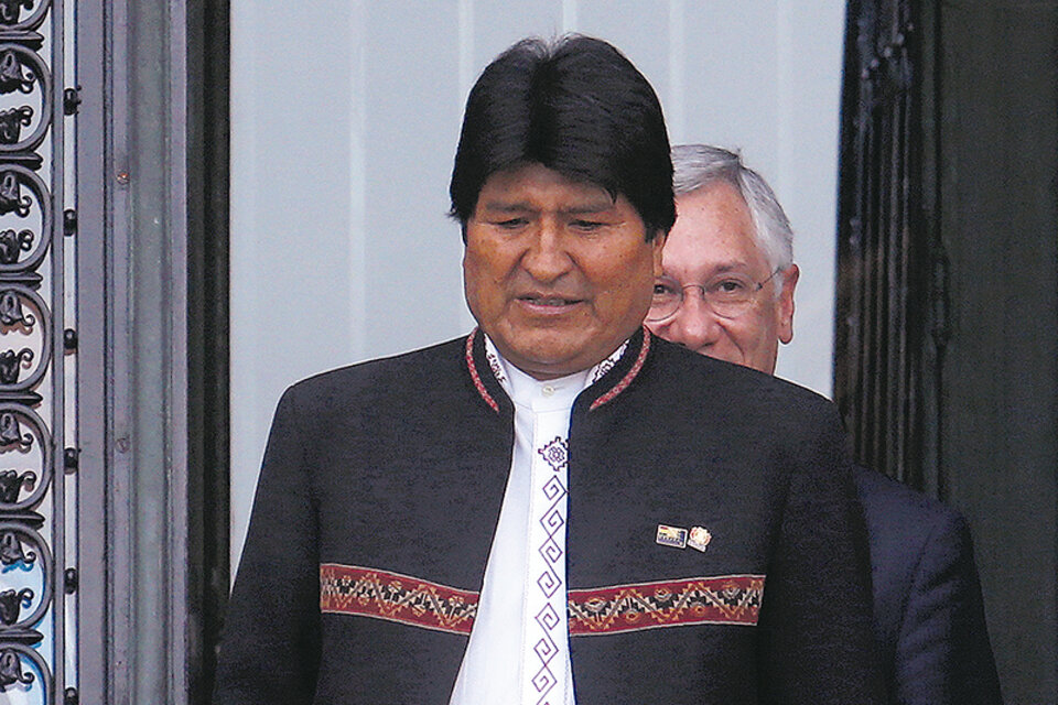 El gobierno de Evo Morales toma la iniciativa y fija los temas de discusión en la campaña.