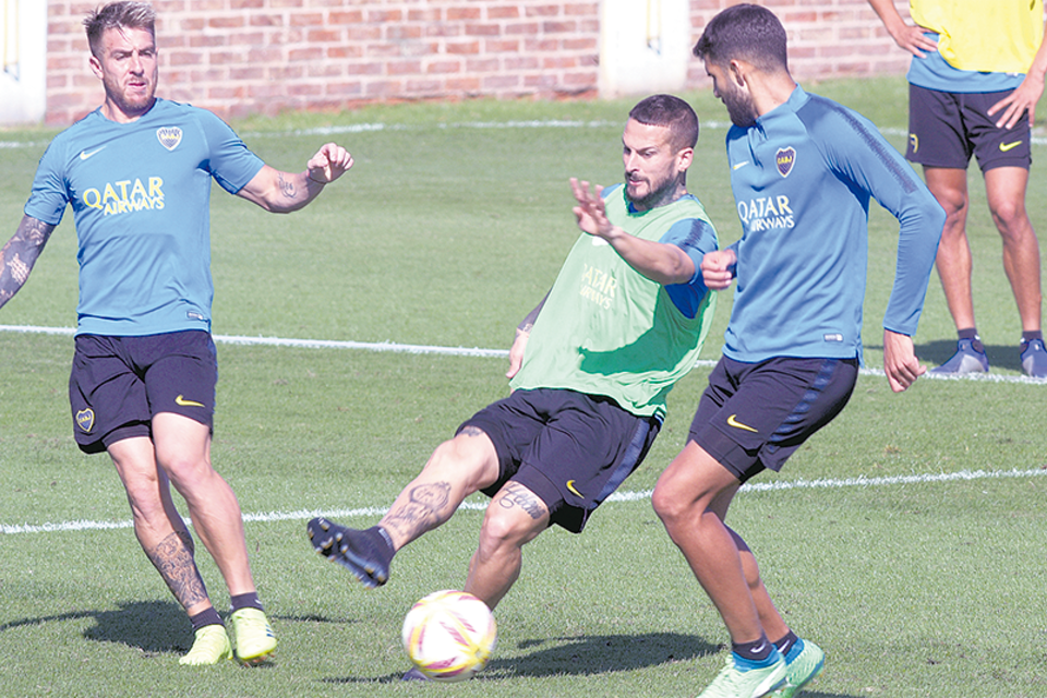 Boca entrenó en Casa Amarilla, donde volverá a trabajar antes del viaje de mañana a Mendoza. (Fuente: Télam)