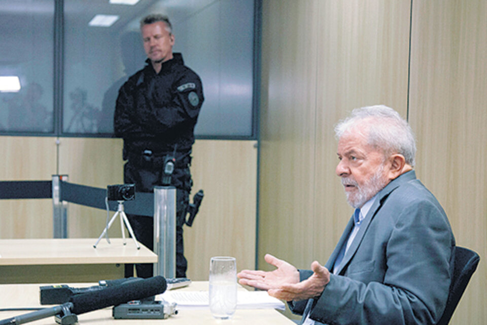 “Brasil está desgobernado, quien dicta las reglas es el ministro de Economía Paulo Guedes.” (Fuente: AFP)