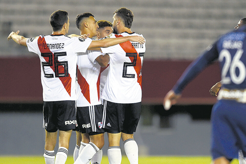 River se sacudió la racha de empates de las tres primeras fechas venciendo a Alianza Lima. (Fuente: Fotobaires)