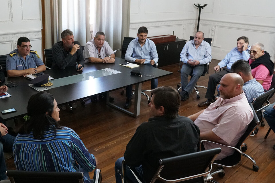 Pullaro recibió a representantes de las cámaras y gremios de taxistas.