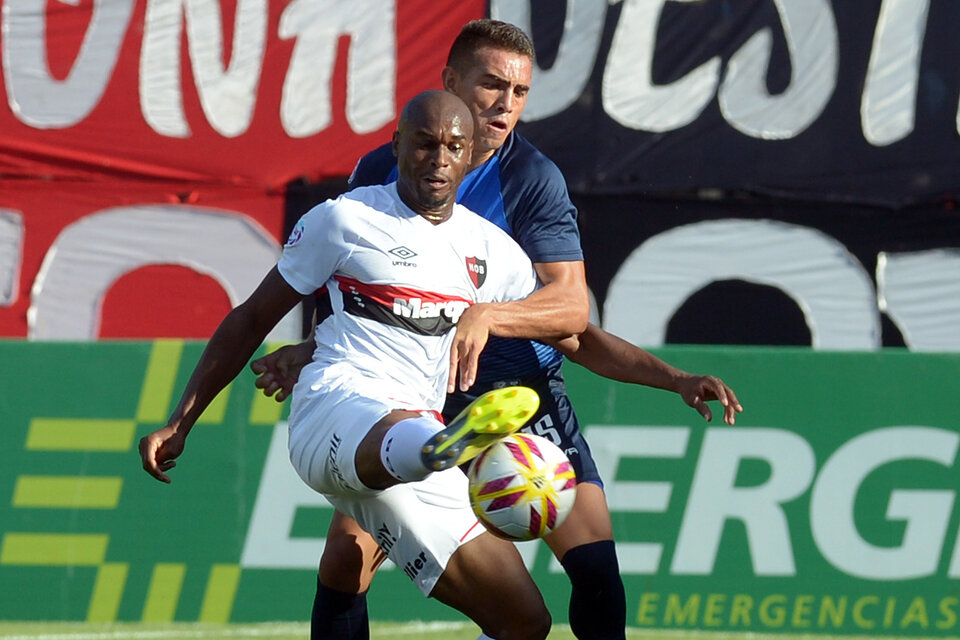 Leal no convence al técnico.