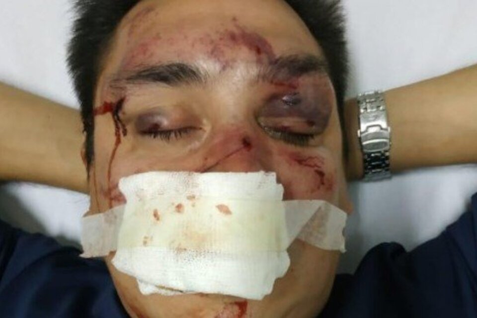 Barrabravas de Racing atacan a periodista (Fuente: Twitter)