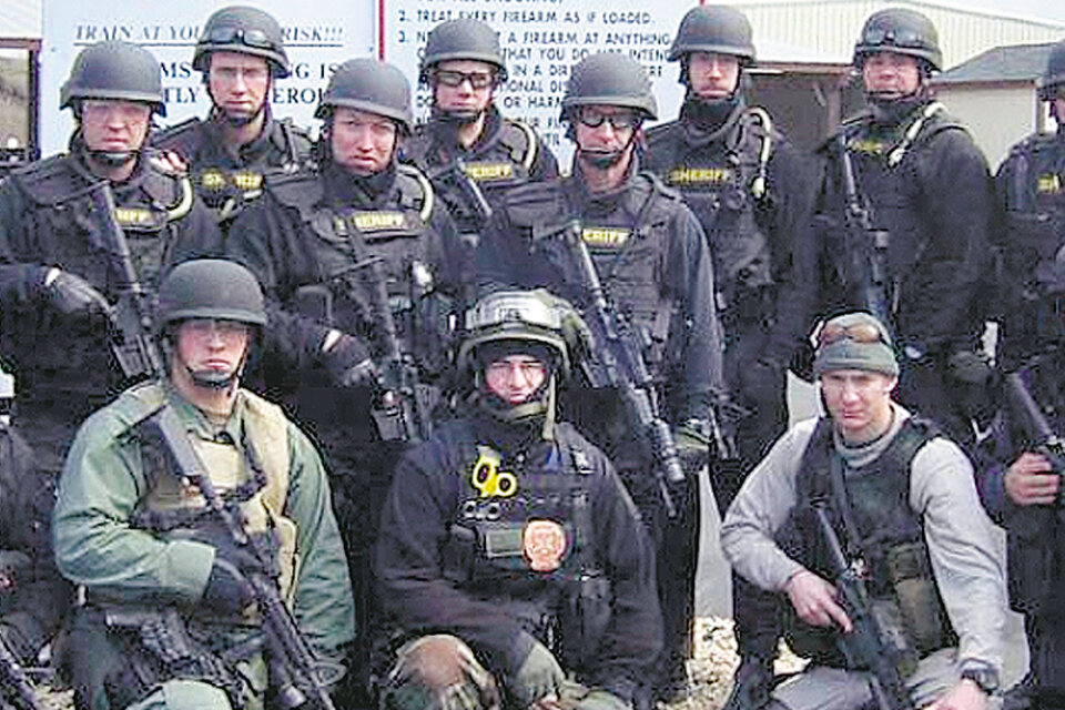 Mercenarios de Blackwater posan para la foto antes de partir a una misión en Medio Oriente.