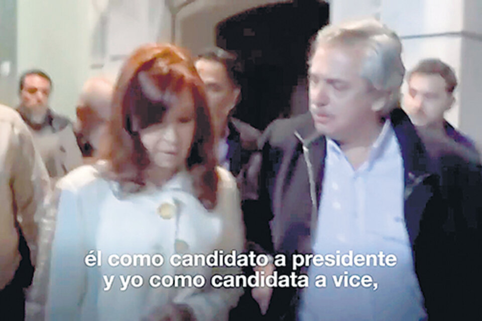 “En la Semana de Mayo, reflexiones y decisiones”, tituló CFK el video.