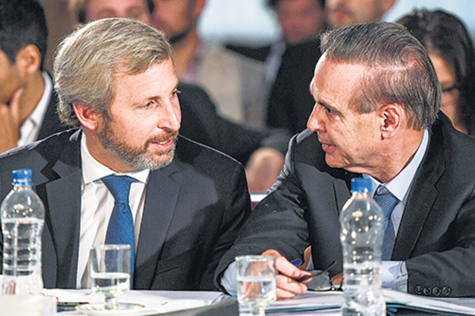 Rogelio Frigerio y Miguel Angel Pichetto negocian el acuerdo.