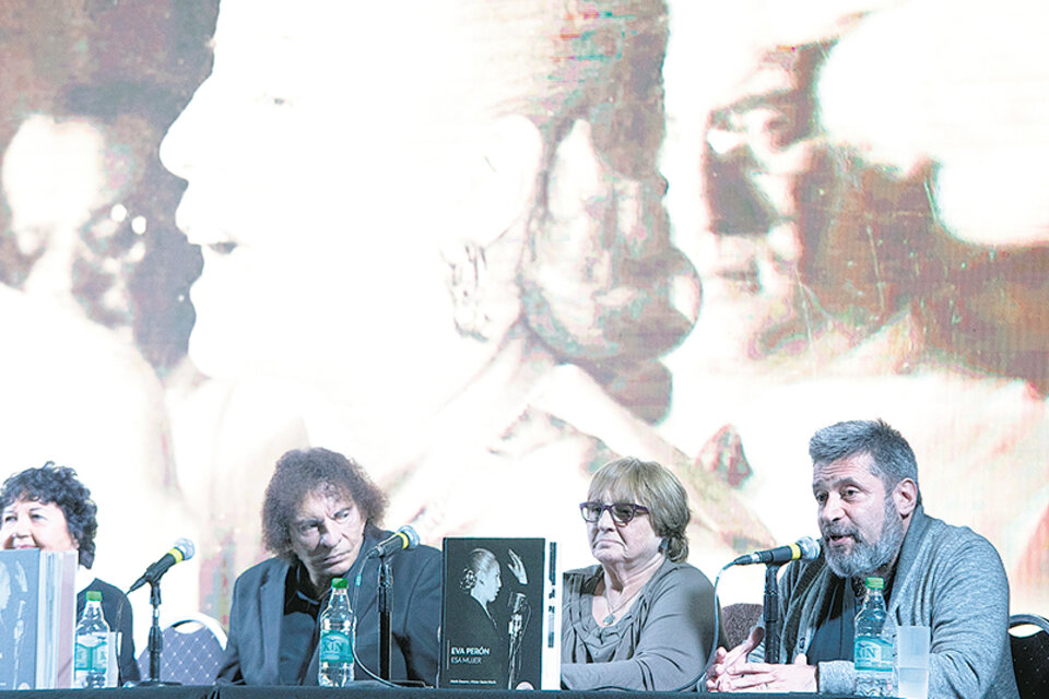 Dora Barrancos, Alejandro Dolina, María Seoane y Víctor Santa María. (Fuente: Joaquín Salguero)